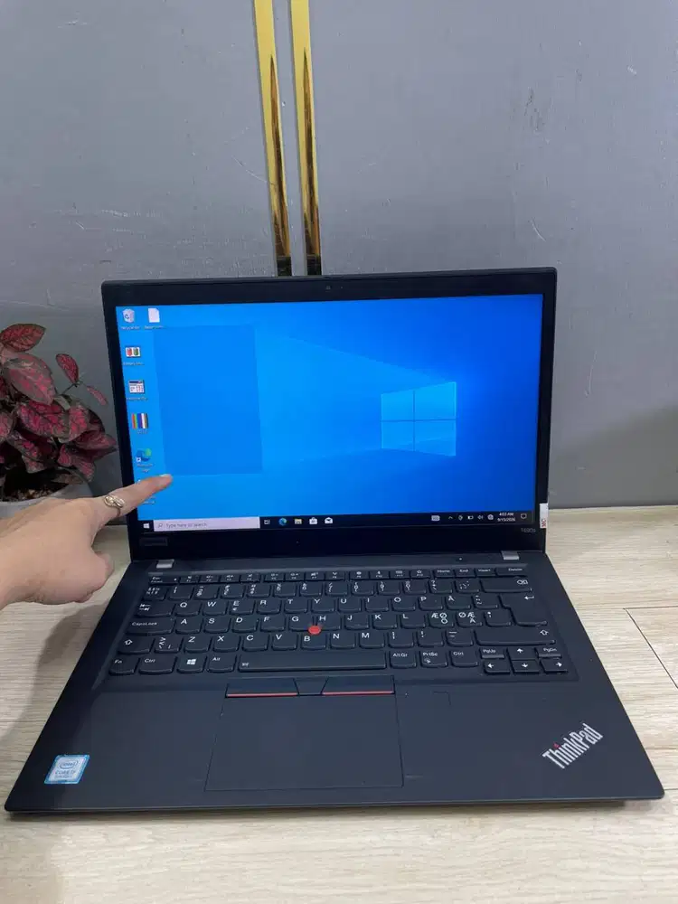 LAPTOP LENOVO T490s i7 GEN8 16/256 LAYAR 14 INCH TOUCHSREEN *ET