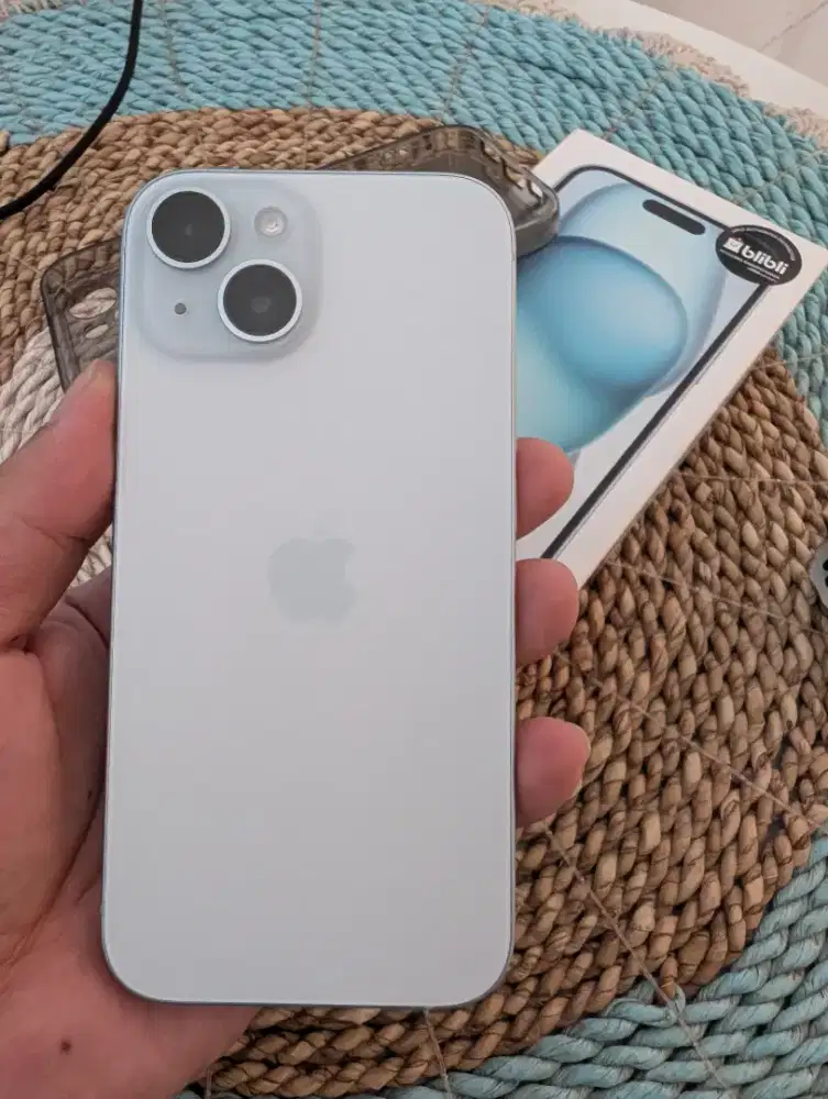 Dijual Cepat iPhone 15 basic 128GB Biru
