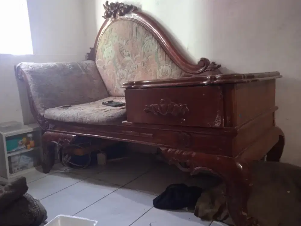Kursi kayu jati