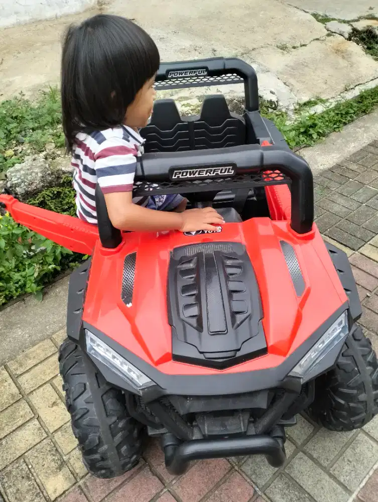 Mainan mobilan anak