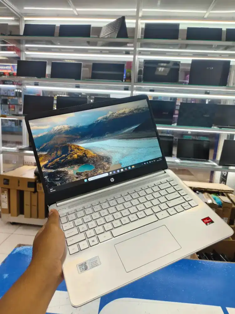 HP 14S RYZEN 5 RAM 8 SSD 512