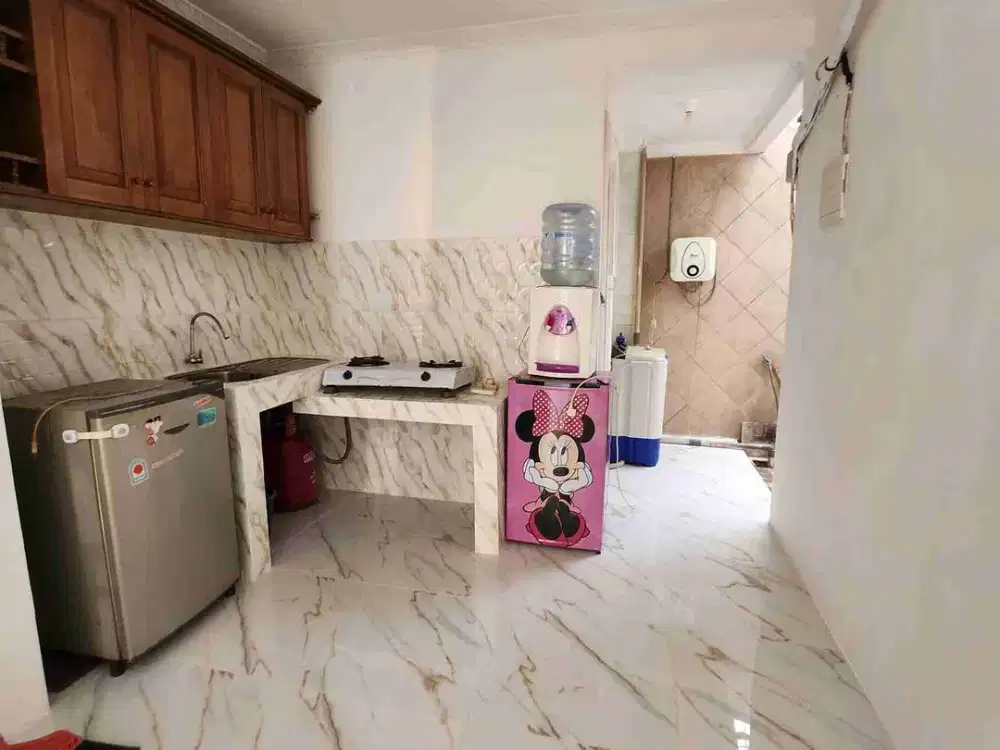 DIJUAL TOWNHOUSE PUTIH SUDAH RENOF