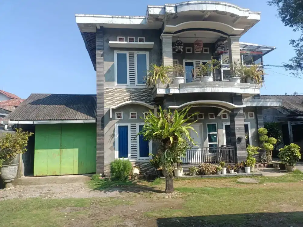 Dijual Rumah Siap Huni dengan pekarangan luas
