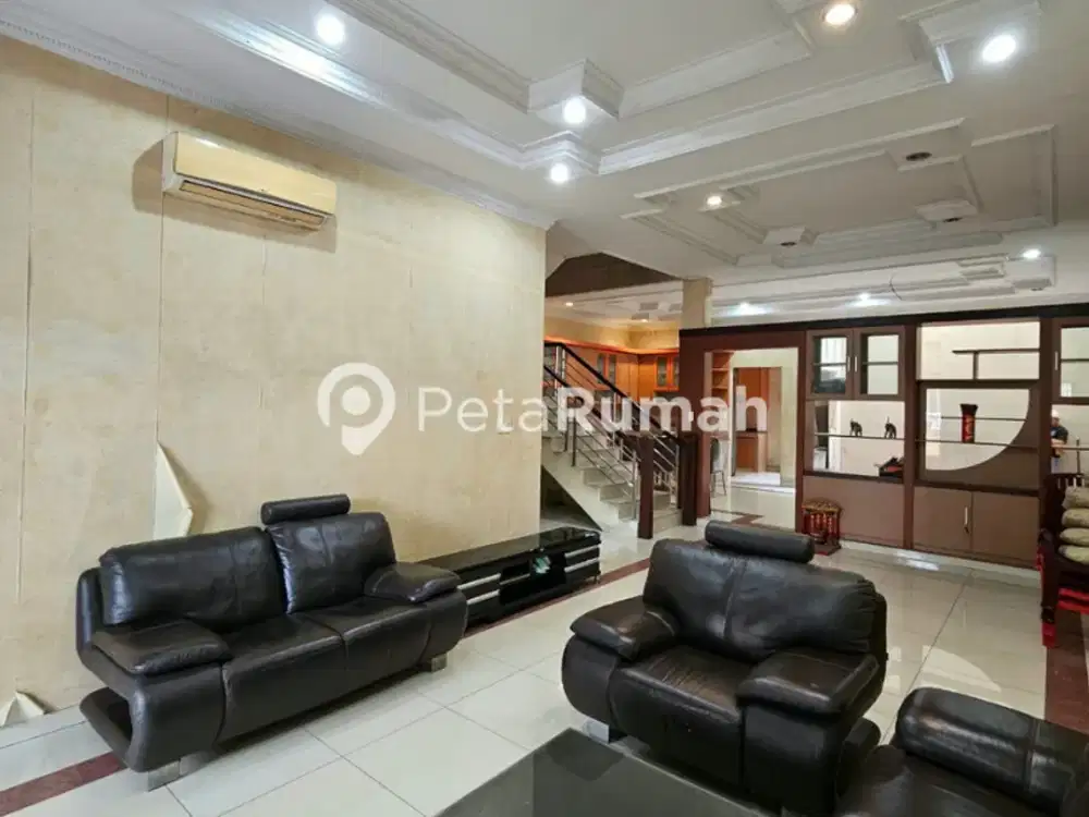 DISEWAKAN VILLA JALAN AZALEA II KOMPLEK CEMARA ASRI (vincent & michael)