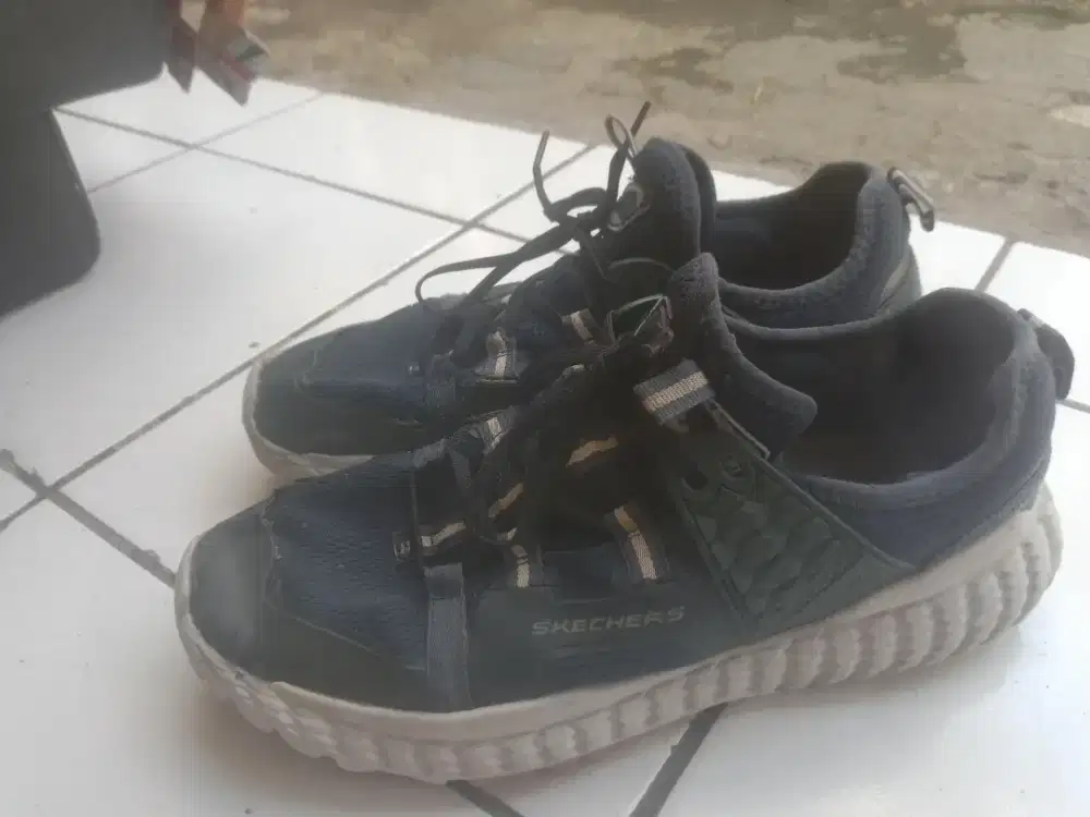 Sepatu skechers monster kyreko pria original