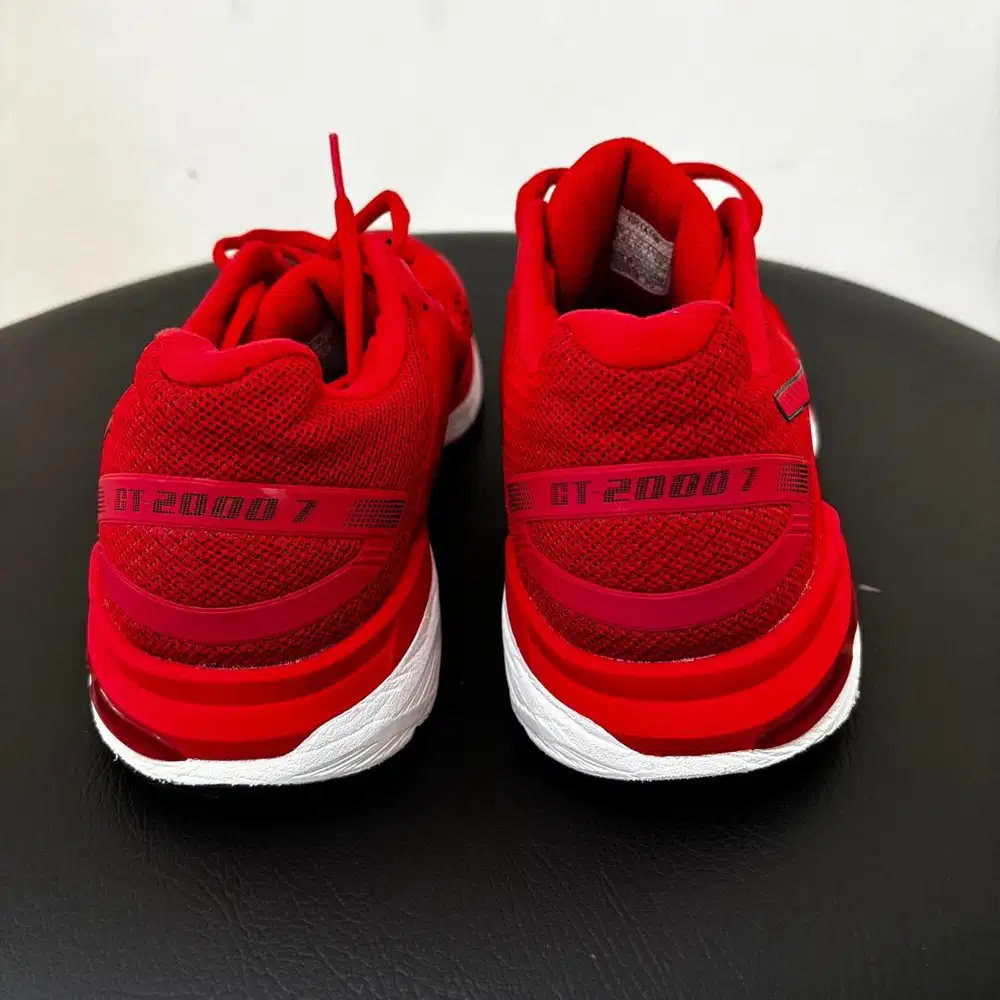 Sepatu running ASICS GT-2000