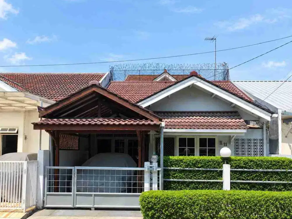 DIJUAL – Rumah SHM LT 160 m², 4 KT, Lantai Marmer, Bebas Banjir di Bekasi