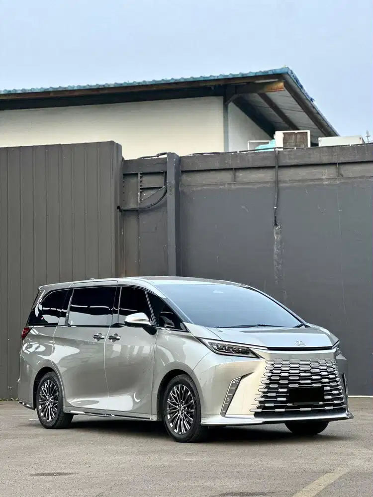 LEXUS LM350H 2024 luxury 7seaters full ori