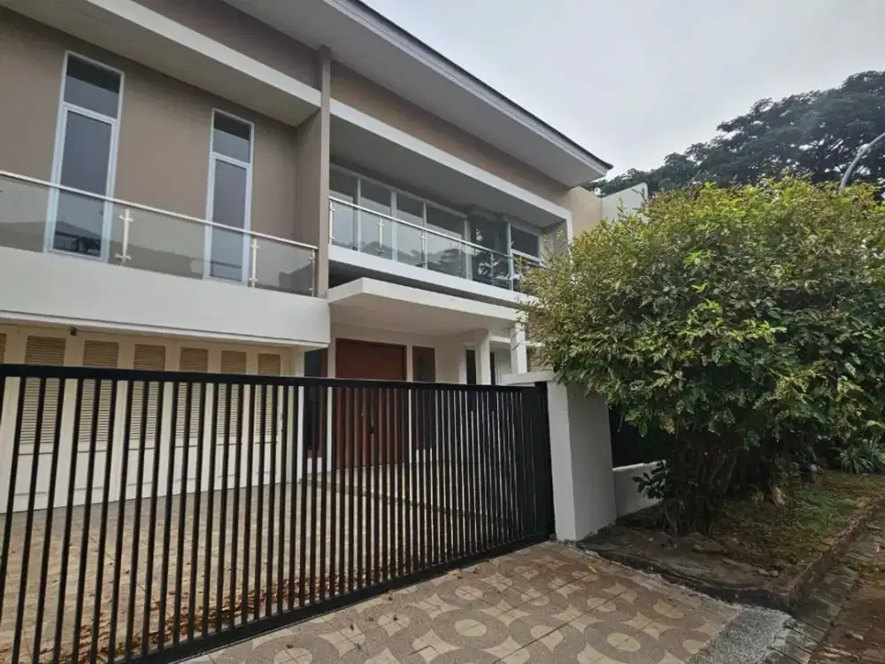 Rumah San Antonio Pakuwon City, Sukolilo, Surabaya - STRATEGIS, SIAP HUNI, ADA AC, GARASI 2, CARPORT 2