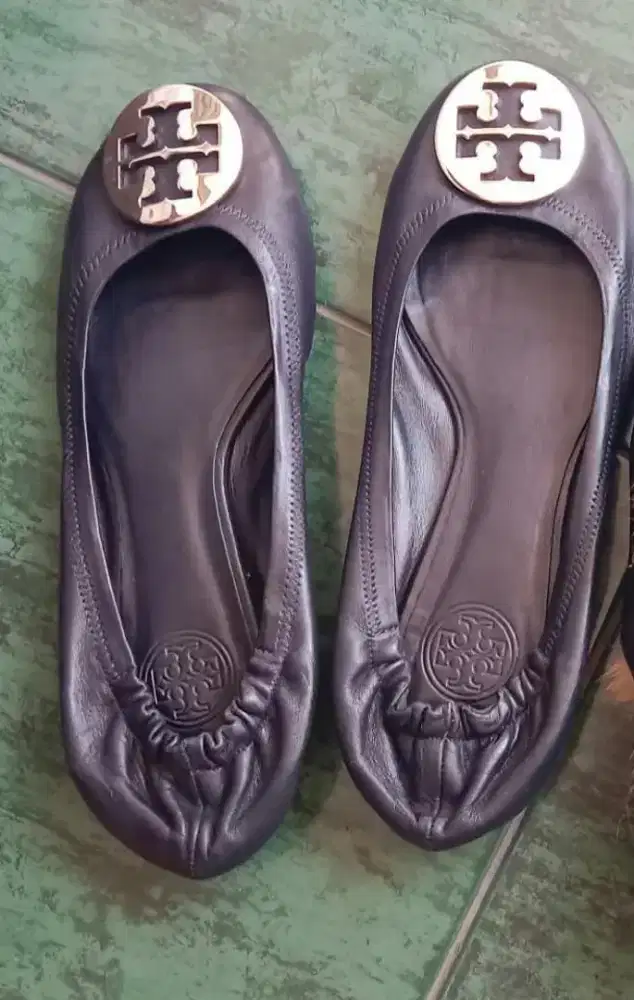 Sepatu Tony Burch preloved