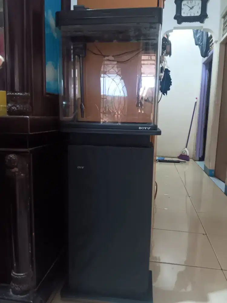 Akuarium bekas mau di jual full sett