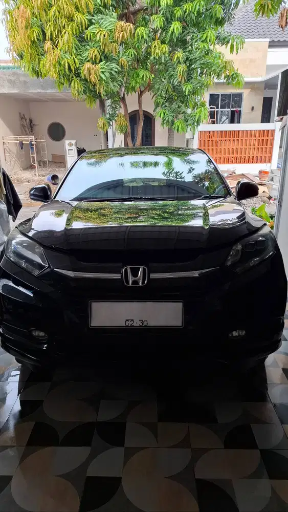 Honda HRV 1.8 Prestige 2015 warna Hitam