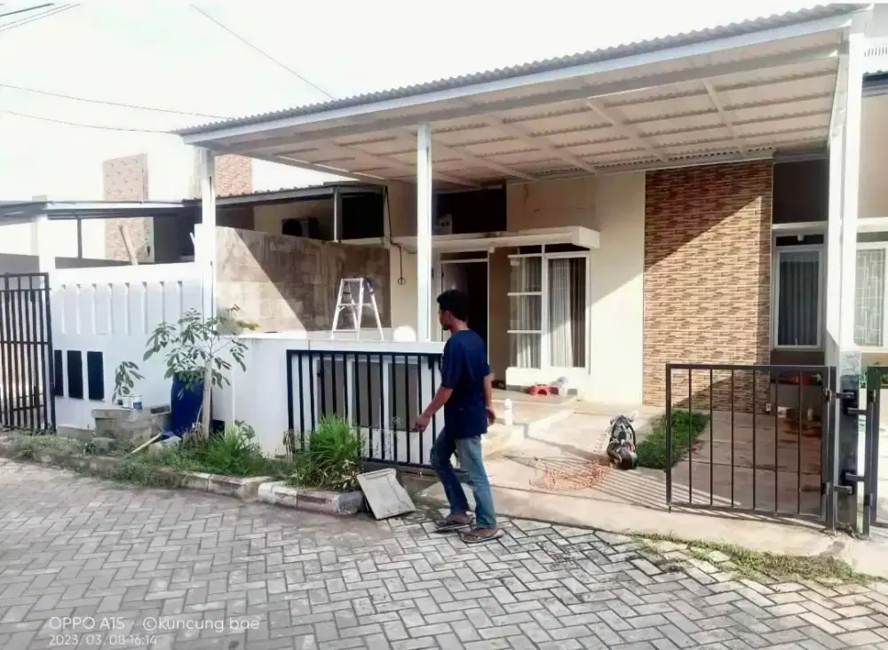 Kanopi baja ringan dan garasi