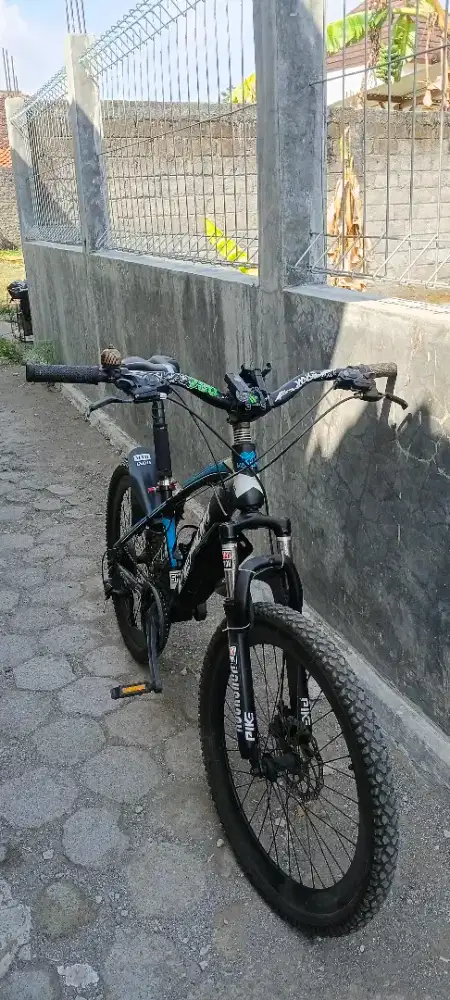 Polygon,thril,venom