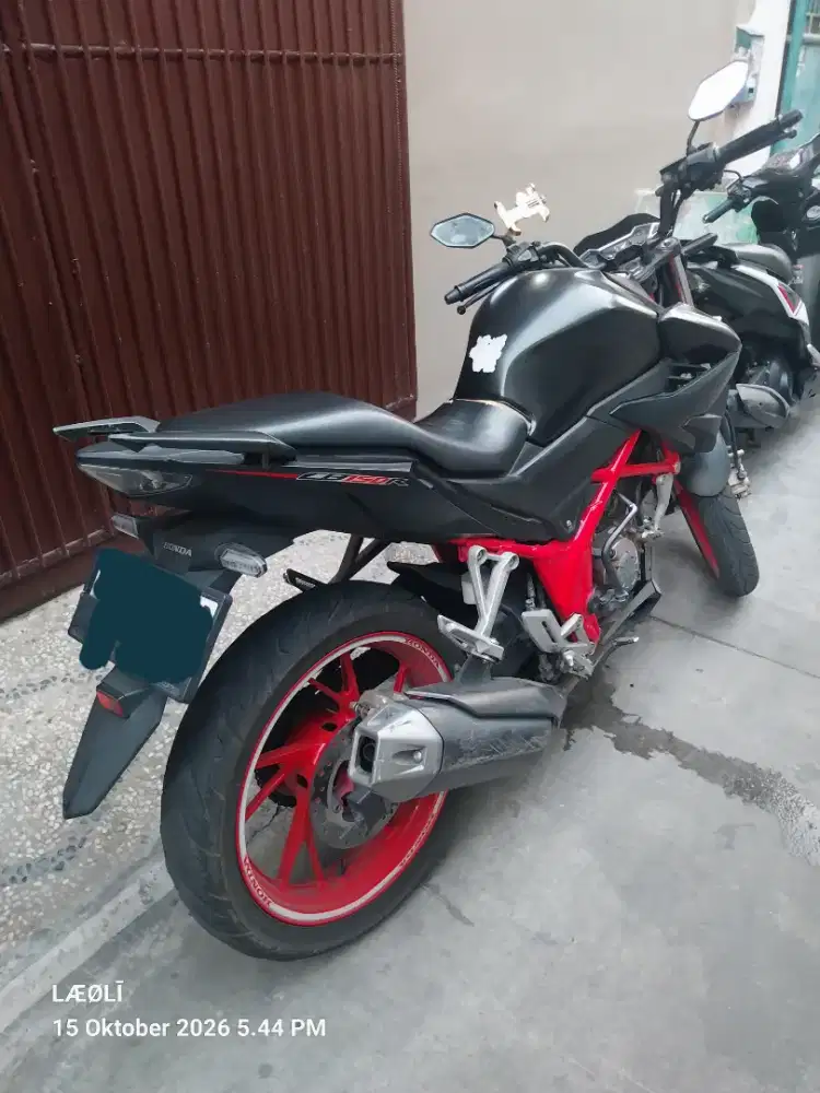 HONDA CB150R STREETFIRE