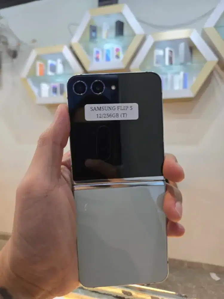 Samsung flip 5 256 mines ad titik kecil
