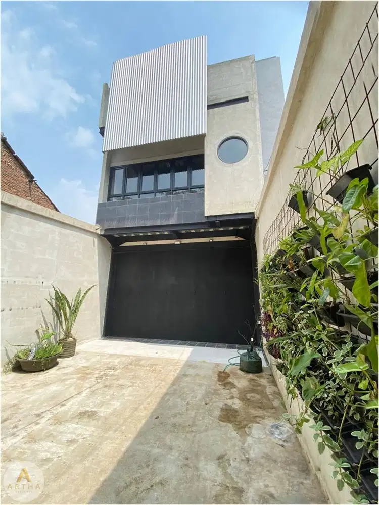 Jual Rumah Strategis Mainroad Jalan Sudirman Bandung Siap Huni
