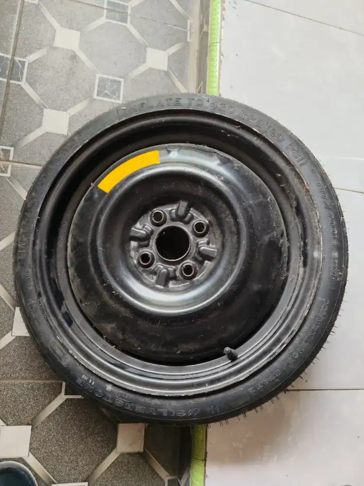 Ban Serep / Dokatka T105/70D16 87M + Velg R16 4 Lubang