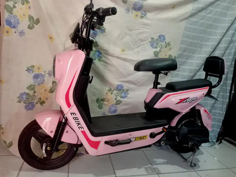 Sepeda listrik,Bagus,Terawat,Kelistrikan normal,Tinggal gas aja,BU.