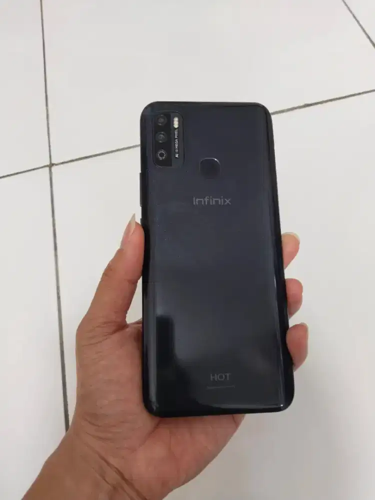 Infinix hot 9 play 4/64
