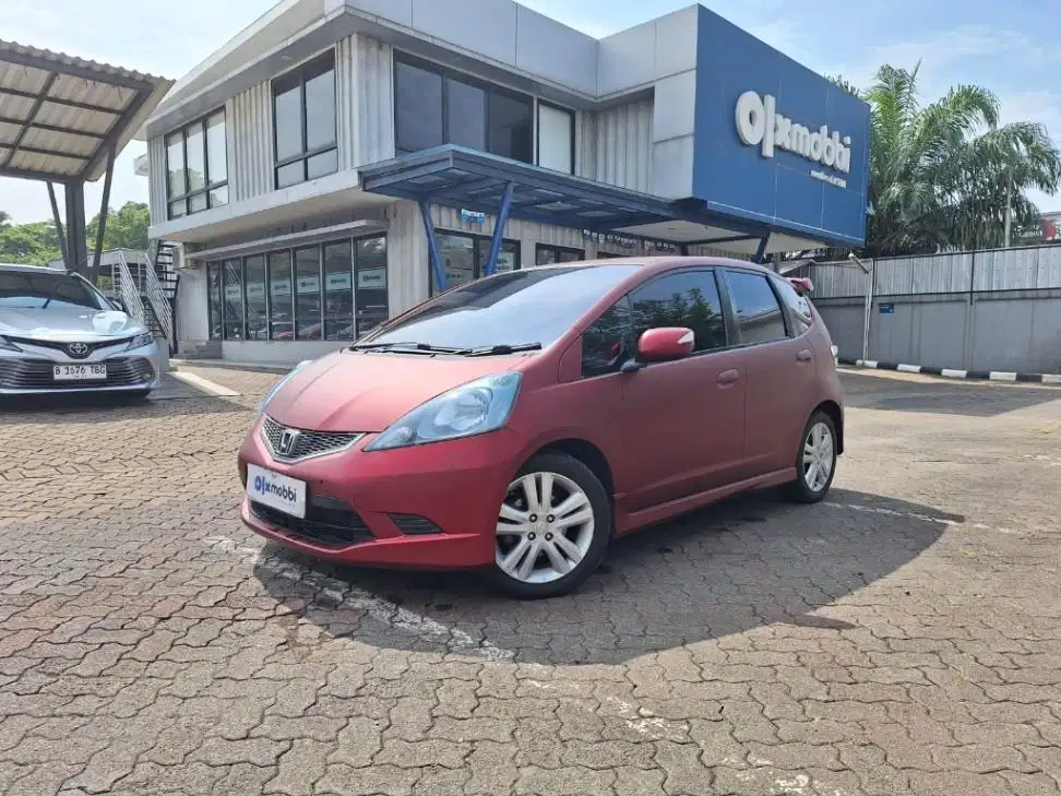 KM Rendah - Honda Jazz 1.5 E Bensin-AT 2011