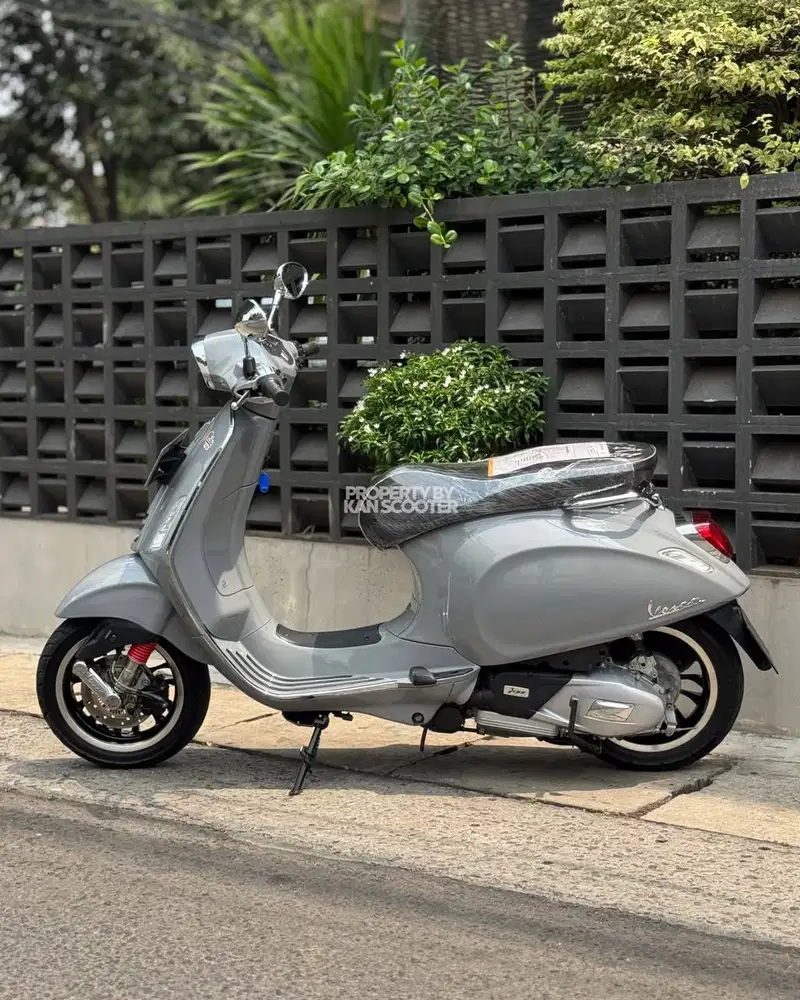 JUAL MURAH VESPA SPRINT 150 iGET ABS FACELIFT 2022 MULUS