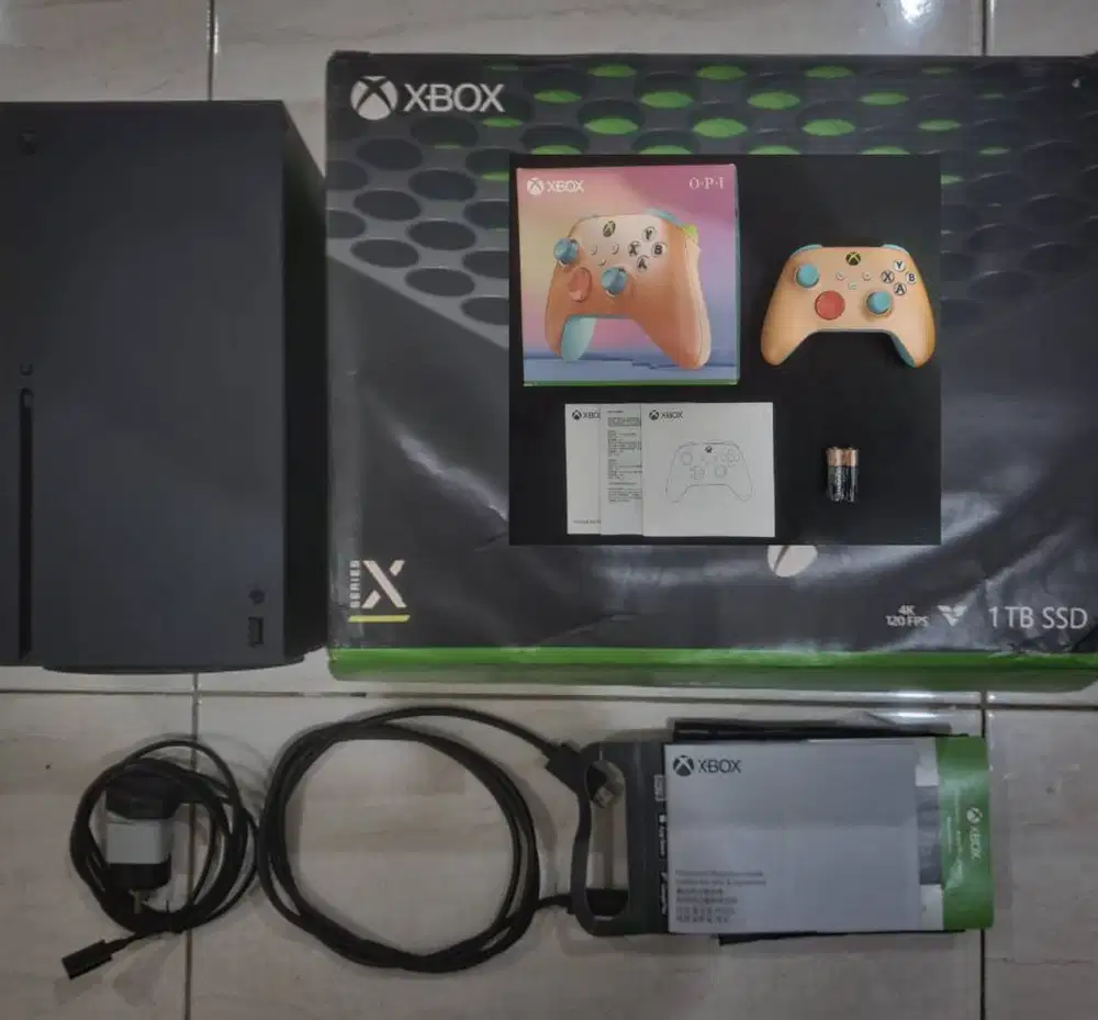 Microsoft Xbox Series X 1TB with Special Edition Controller (Console)