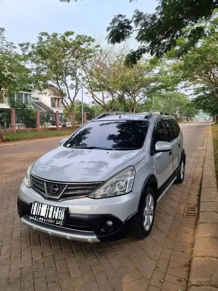 Dijual Nissan Grand Livina X Gear L11
