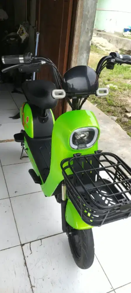 Sepeda listrik e-nine 9 aki baru