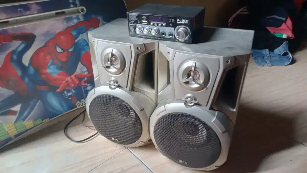 Power amplifier fleco bluetooth D09 berikut speaker LG sepasang