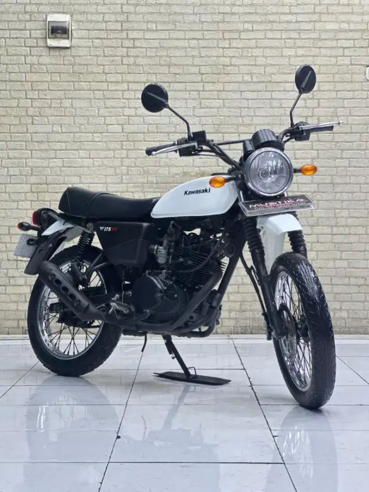 Perfect Condition!!Kawasaki W175 TR 2021 White Plat Jatim-Mustika