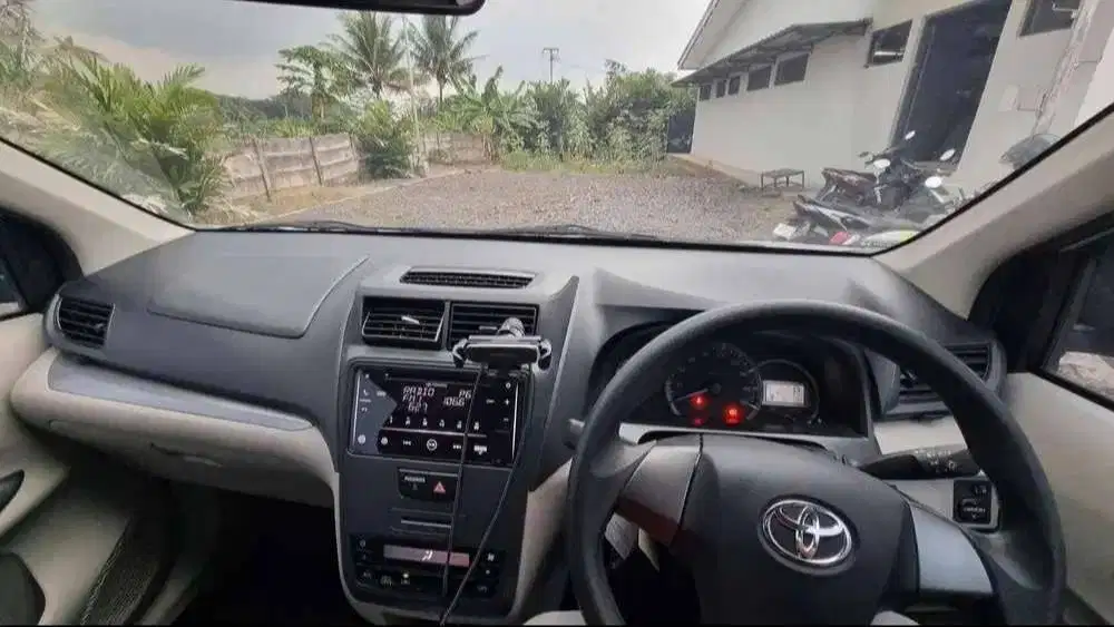 toyota avanza (2020)