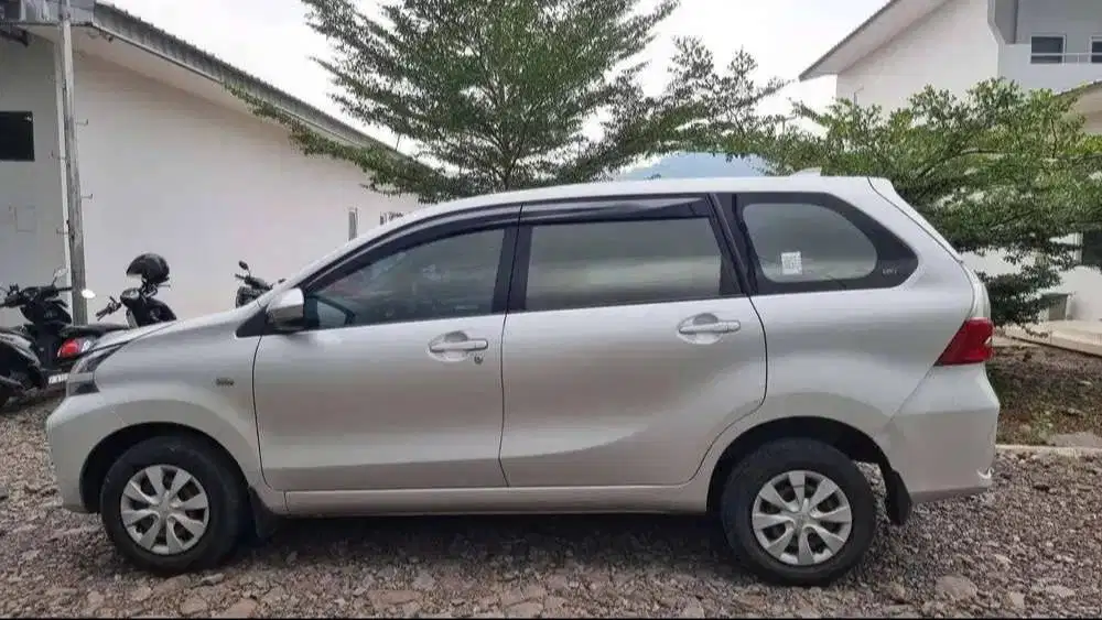 toyota avanza (2020)