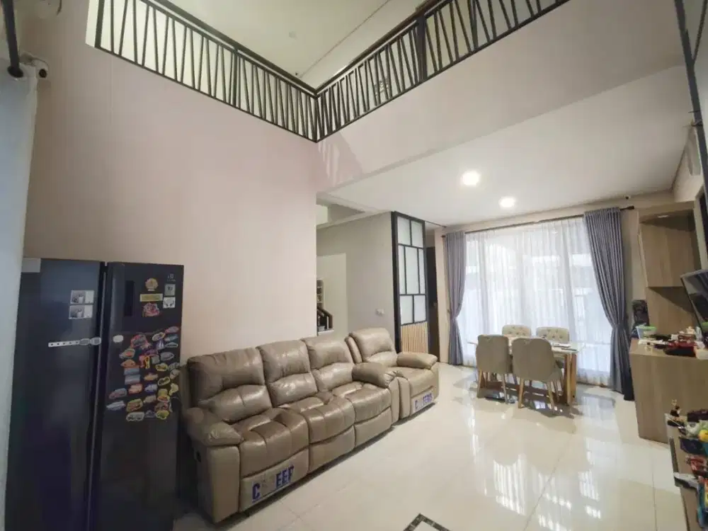 Dijual Rumah Delima Pondok Candra Waru Sidoarjo 2 Lantai SHM Semi Furnished Hadap Selatan