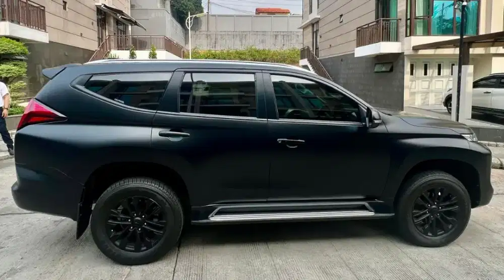 Pajero Sport Dakar 4X2 Diesel Matic A/T 2021 Hitam