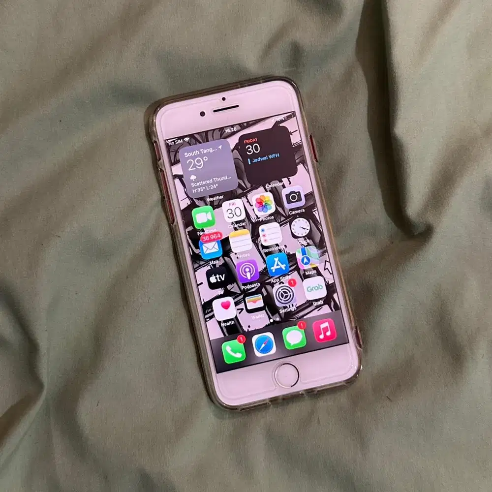 iPhone 7 128GB All Operator with Original Box!