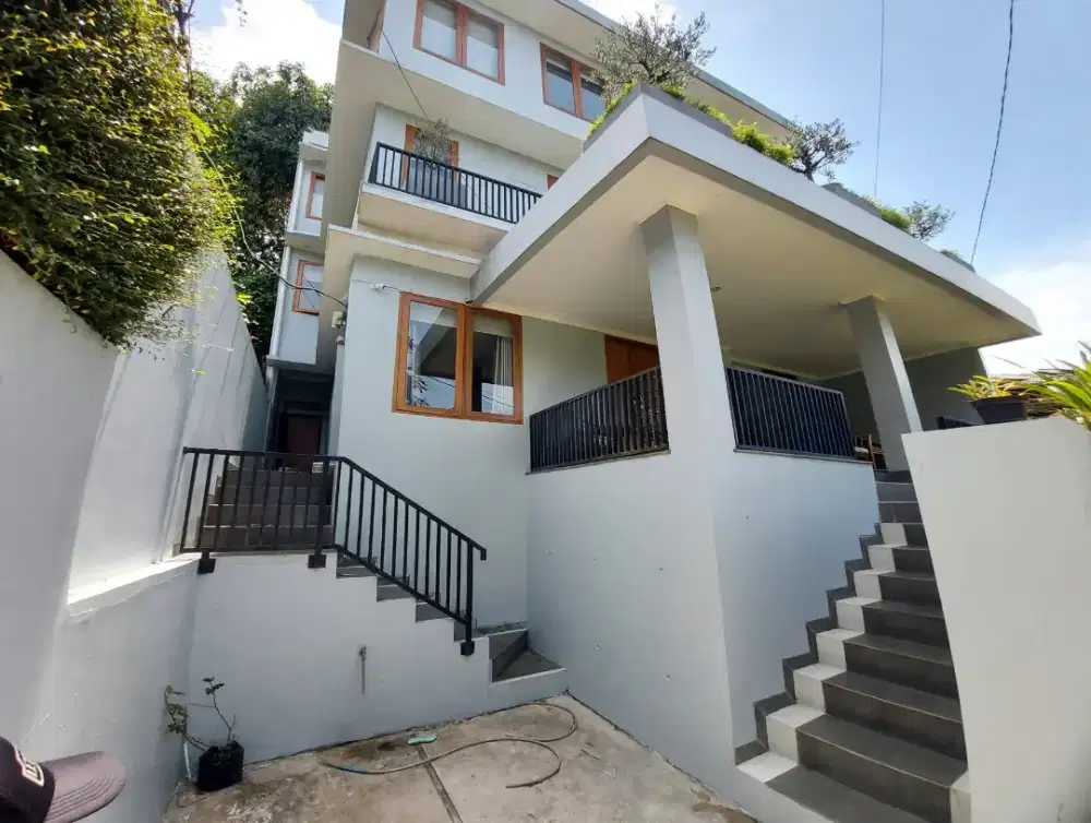 Dijual cepat Vila Sejuk di Dago city view Bandung SemiFurnish siaphuni