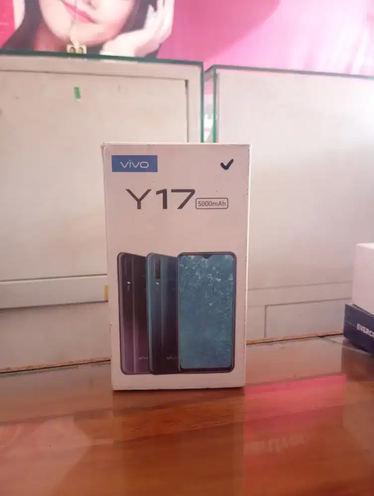 VIVO Y71 8/256 PROMO CUCI GUDANG