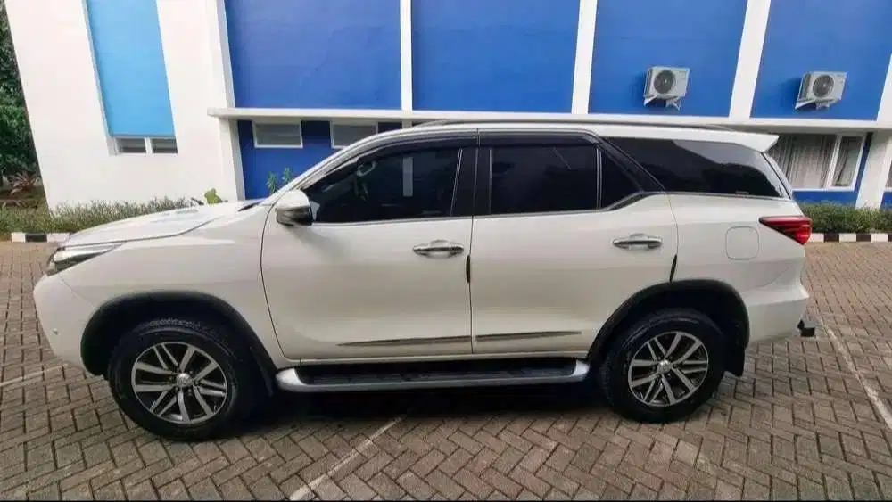 toyota fortuner (2019)