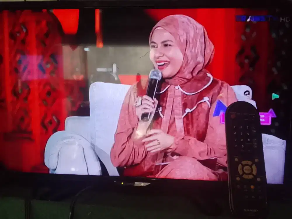Dijual tv sharp 24 in belon digital gak pake stb ya normal bagus
