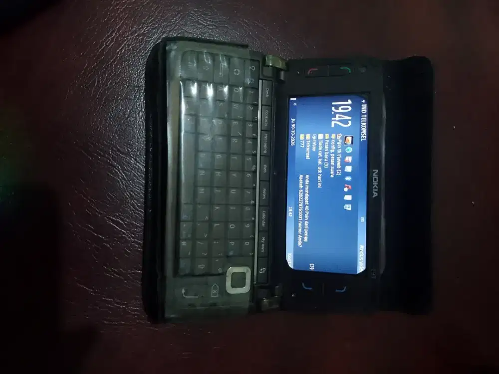 Dijual murah HP Nokia E90 Kondisi hidup .