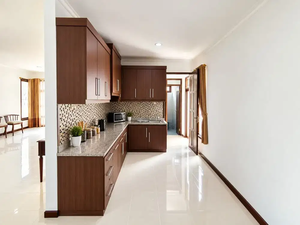 Dijual Rumah dengan design Bali 2 lantai bagus dan siap huni cinangka depok