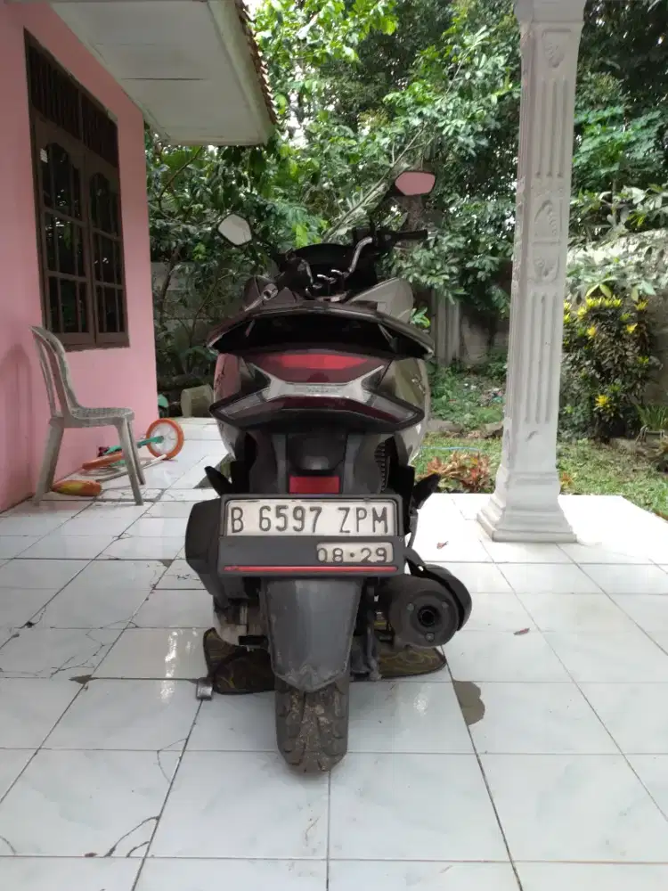 Dijual cepat pcx 150 2019 ss komplit pajak off 1 thn