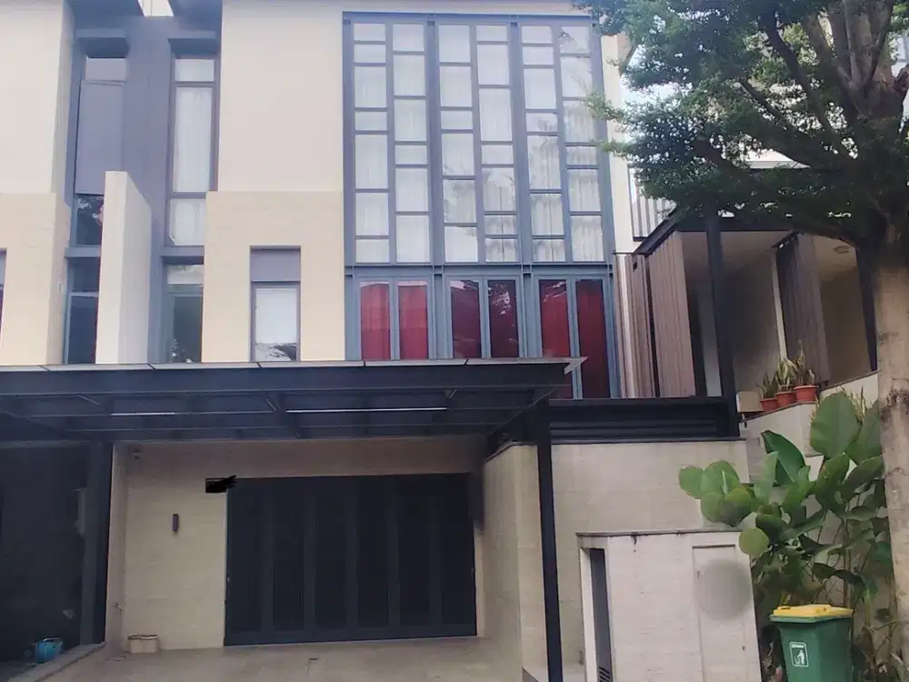 DIJUAL / DISEWAKAN  Rumah di Cluster Lancewood at Navapark BSD City  3 Lantai - Full Furnished