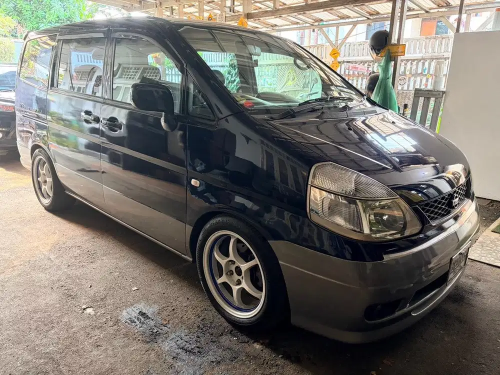 Nissan Serena 2001 Bensin