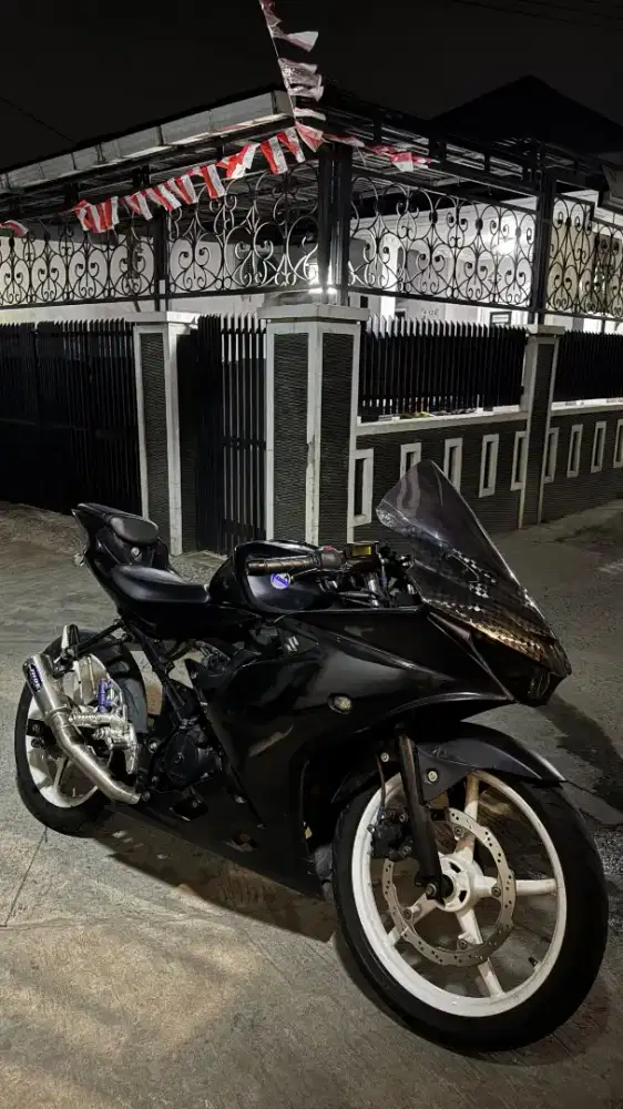 GSX R HITAM TAHUN 2018