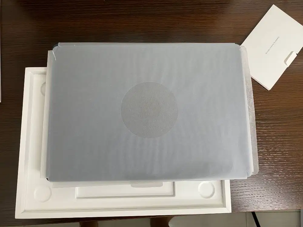 MacBook Air M2 8GB 256GB RESMI IBOX