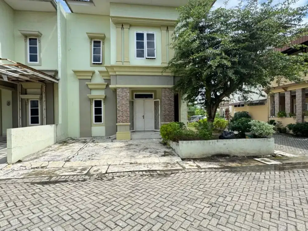VILLA CANTIK 2 LANTAI DI KOMPLEK EVERGREEN RINGROAD – SIAP HUNI
