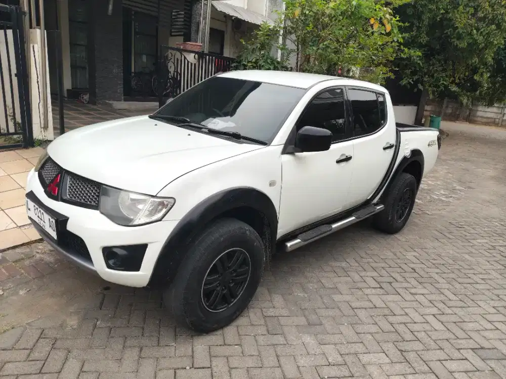 Strada GLS 2012 Manual 4x4 L pajak baru