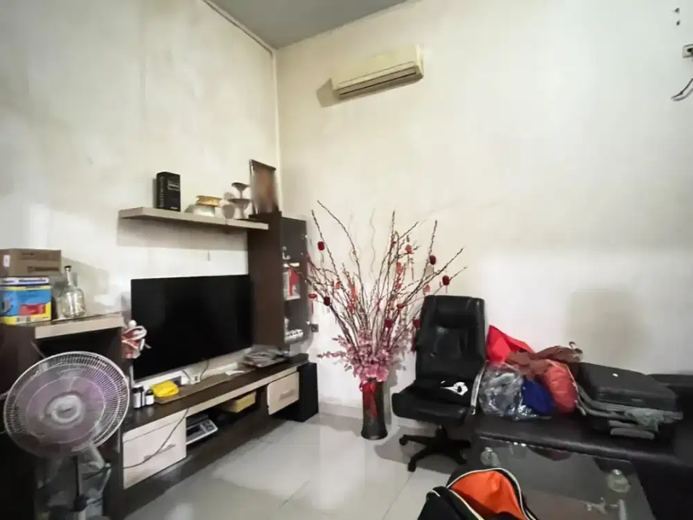 HUNIAN EKSKLUSIF 4 KAMAR TIDUR DI KOMPLEK CEMARA ASRI